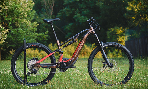 Expert_2022_Mountain_Bike_Red
